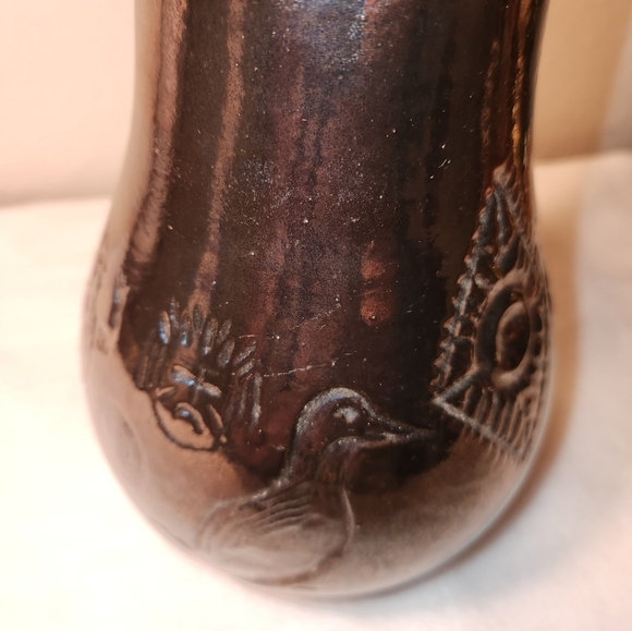 Black On Black Animal Incised Pottery Vase - Picture 5 of 7